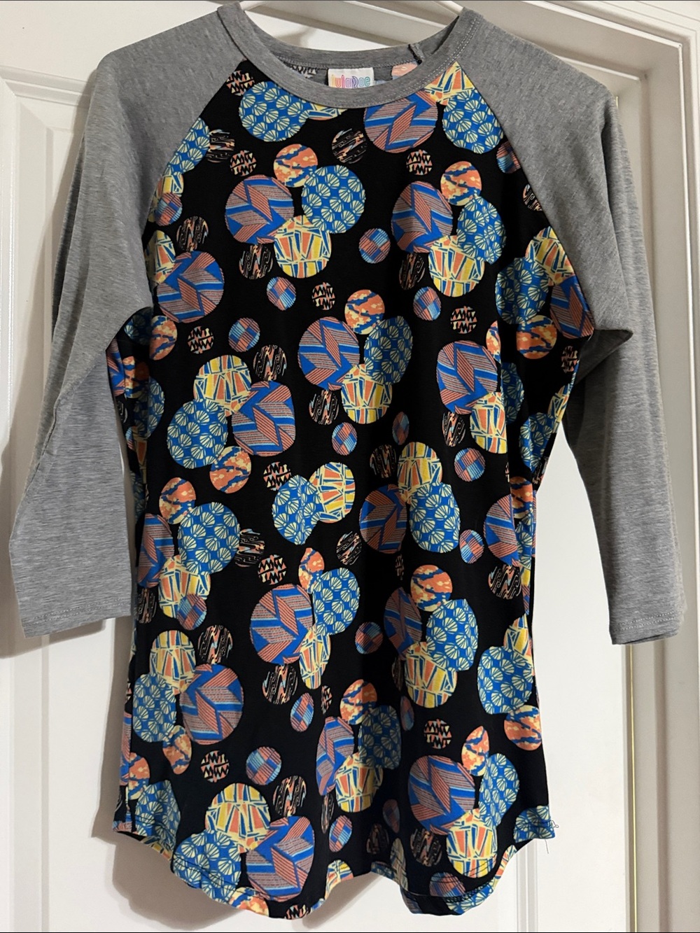 LuLaRoe Multicolor Circle Print Randy Top with 3/4 Length Sleeves - Size S